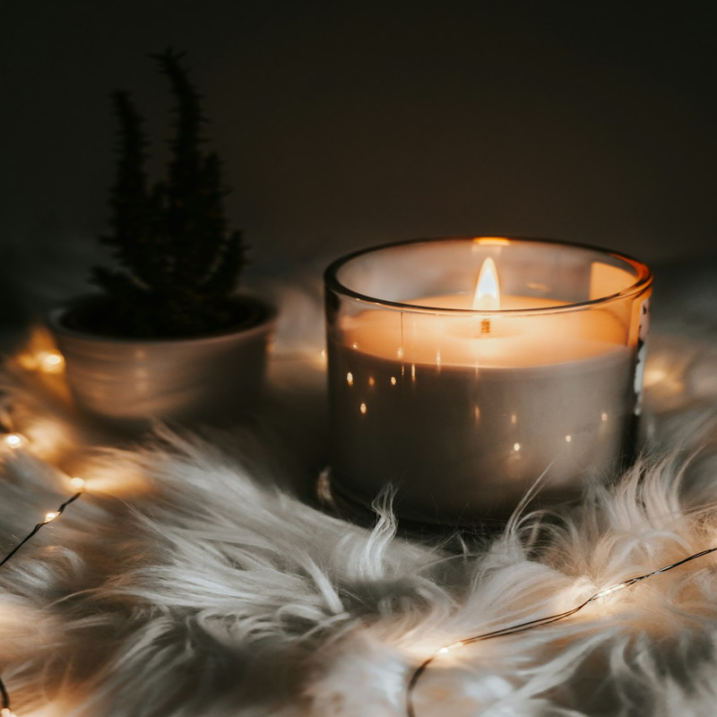 Velmont Signature Amber Candle Hamper